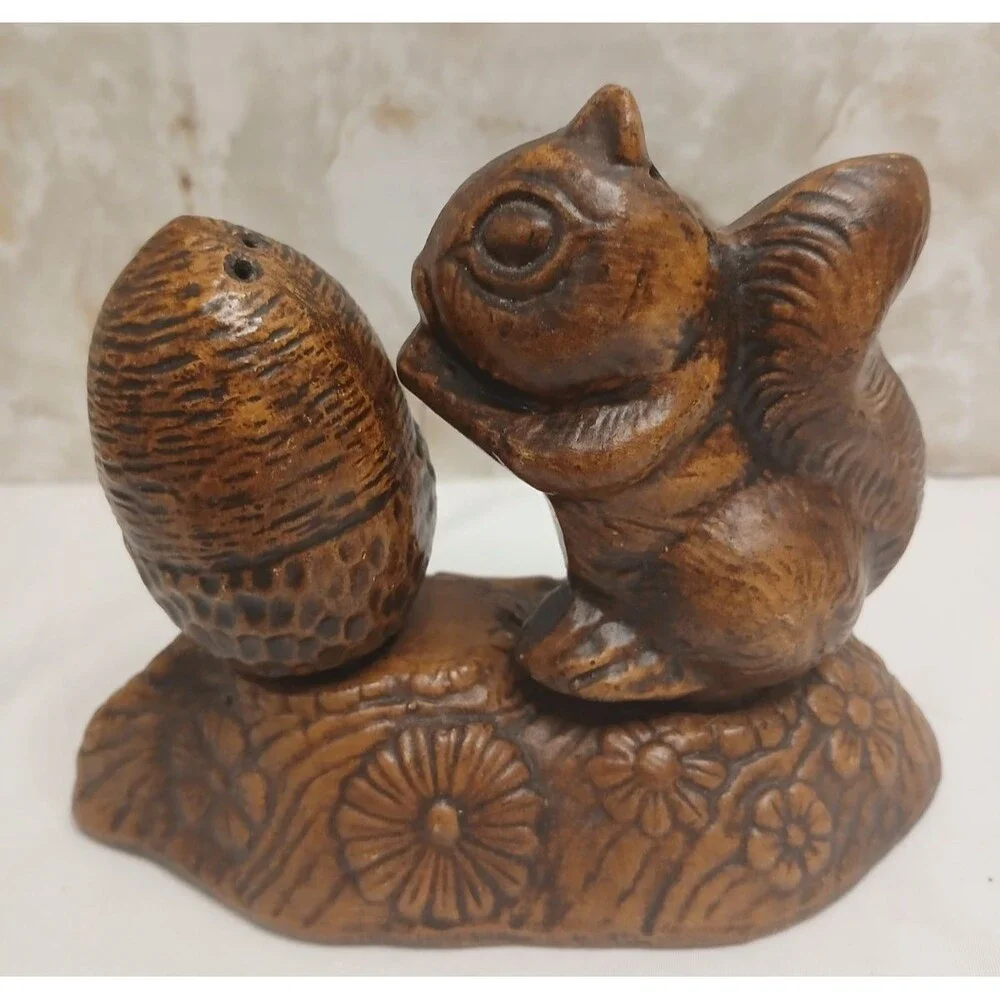 Vintage 1980 Treasure Craft USA Squirrel Acorn Nut Salt N Pepper Shaker Colorado